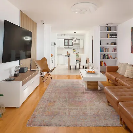 Sun Breeze Apartment *